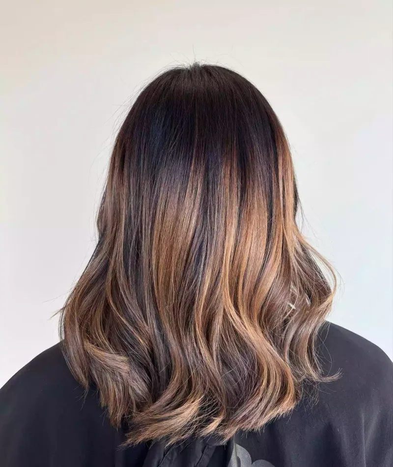 Dimensional dark-to-light curls